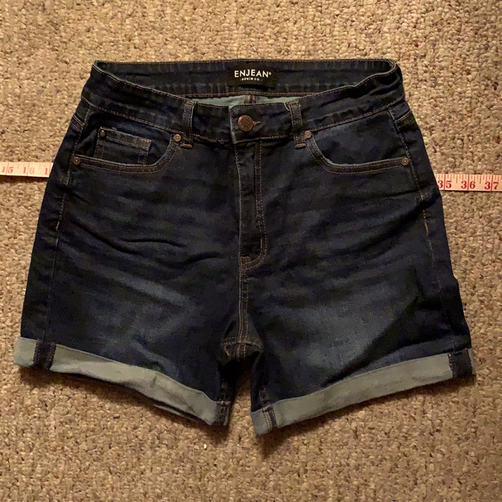 Enjean | Large Dark Denim Shorts | Mid-Thigh Length